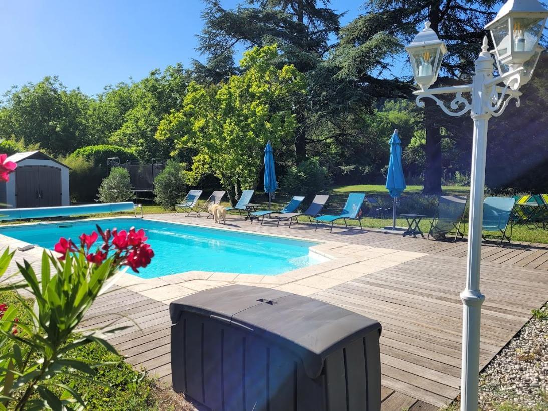 Chambres D'Hotes Le Cedre Bleu Saint-Lattier Exteriér fotografie