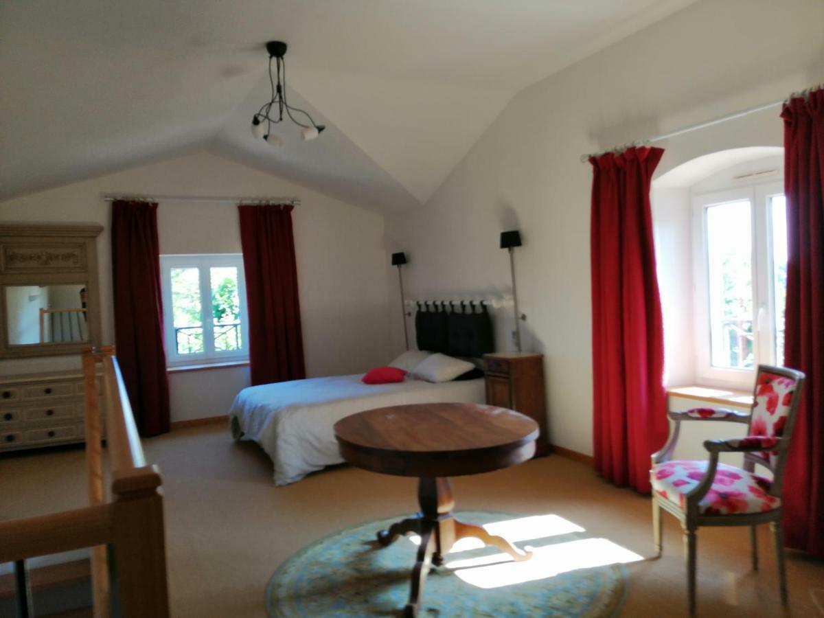 Chambres D'Hotes Le Cedre Bleu Saint-Lattier Exteriér fotografie